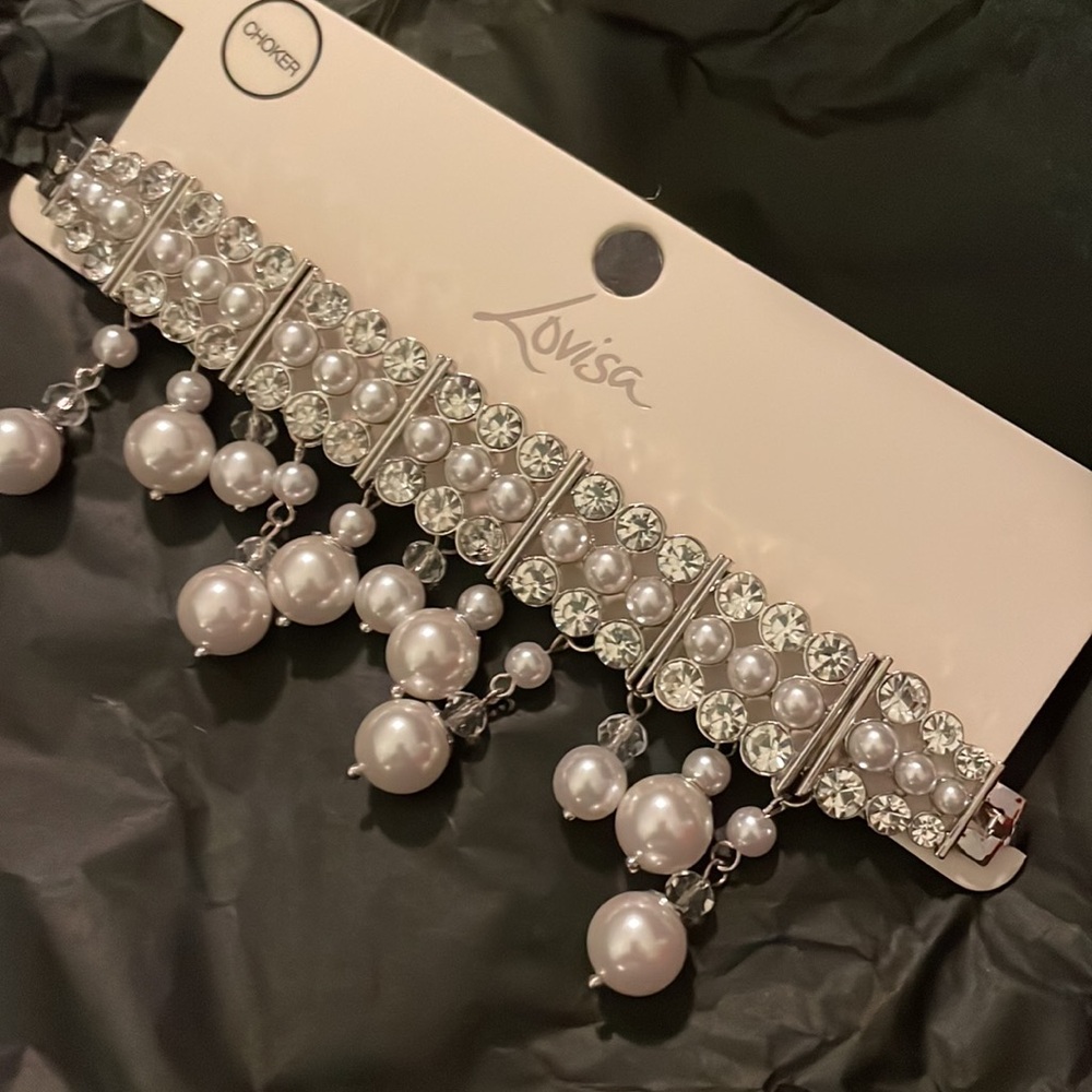 Lovisa 11.5-13.5 inches Crystal, Pearl, Silver Choker Necklace